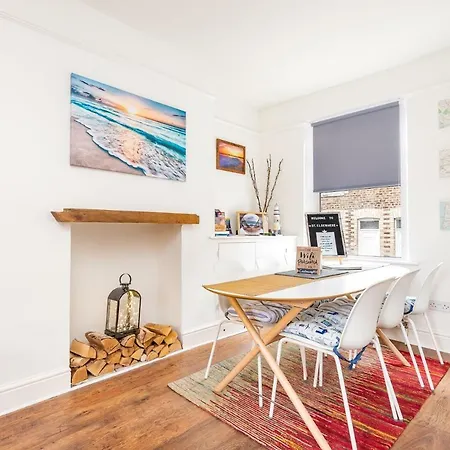 St Elsewhere - Comfy And Trendy, Sleeps Up To 6!